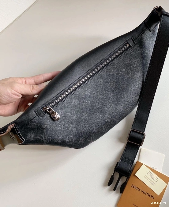 WIS DISCOVERY VUITTON LOUIS BUMBAG 0126